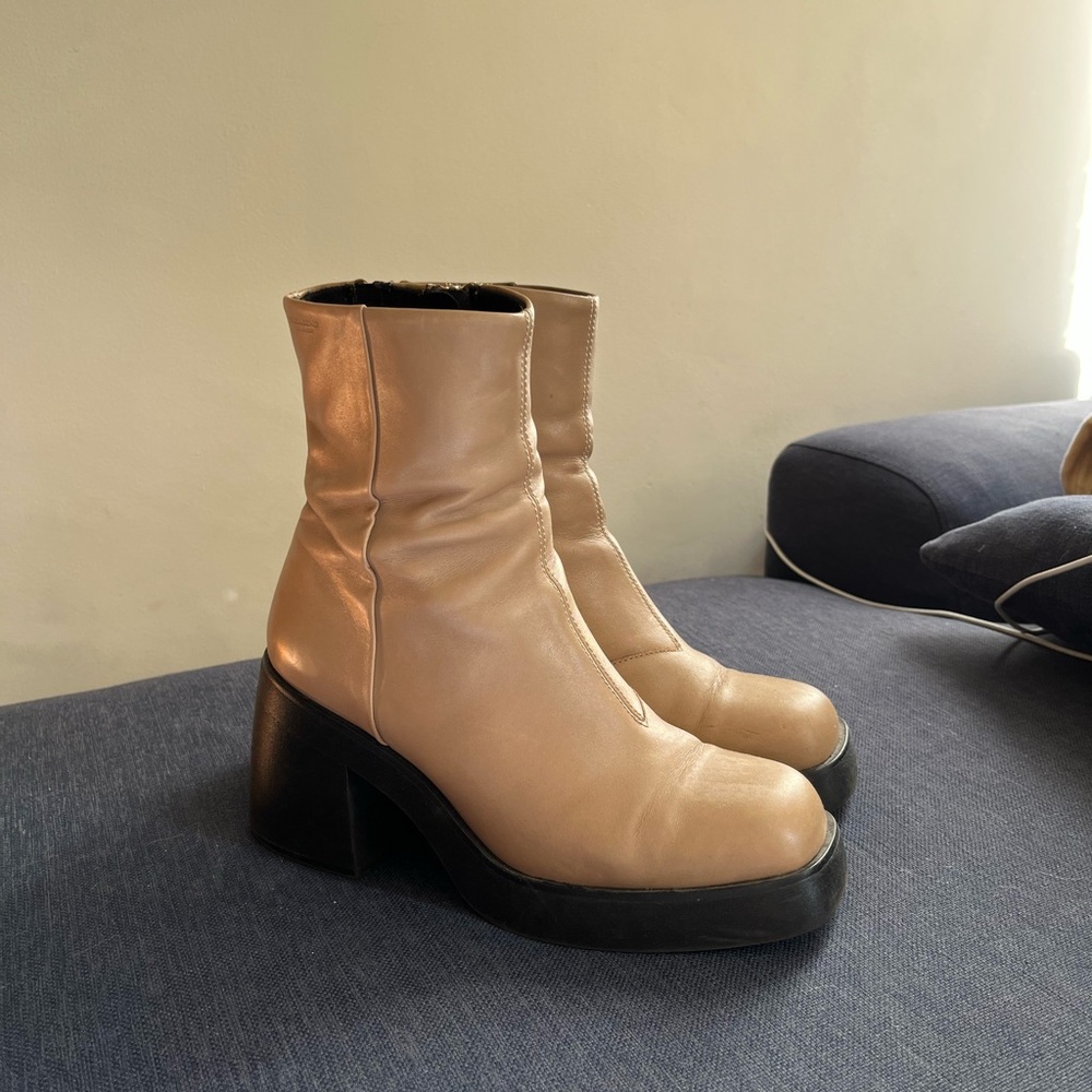 Vagabond Cream Leather Platform Ankle Boots with Black Sole